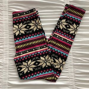 NWOT Snowflake leggings